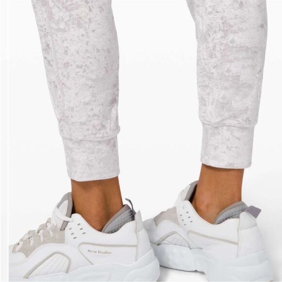 LULULEMON | Ready To Crush Chrome Velvet Joggers Drawstring Waist Women’s Size 6 - Picture 5 of 14